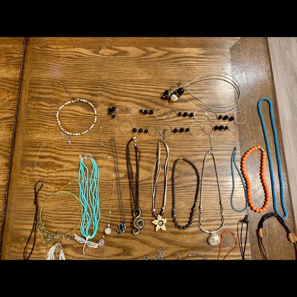 Jewelry Assortment - Picture 4 of 5